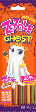 Pomarańczowe opakowanie ZZO-LE GHOST z postacią ducha i pajęczyną. Batoniki cukierków z 25% soku owocowego.