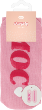 Różowe skarpetki Eloy z napisem MOC i rozmiarem 35-40, prezentowane na wieszaku, widok z przodu.