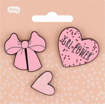 Eloy zestaw 3 różowych pinów: kokarda, serce "GRL POWER" i brokatowe serce na różowym tle opakowania.