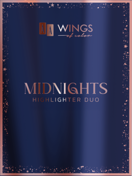 AA Wings Of Color Midnights Highlighter Duo: ciemnoniebieskie opakowanie z logo, różowozłotym napisem i gwiazdami.