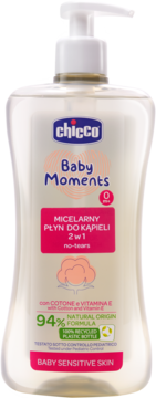 Chicco Baby Moments płyn micelarny 2w1 dla dzieci, przezroczysta butelka z pompką, widok z przodu.