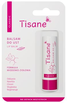 Tisane Classic Lip Balm, miodowo-ziołowy, w białym blistrze z różowymi detalami, widok z przodu.