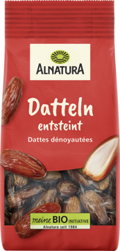 Czerwona paczka Alnatura BIO drylowanych daktyli, widok z przodu. Widoczne daktyle przez okno.