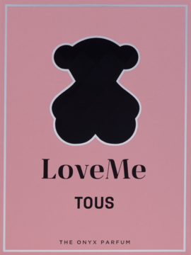 Opakowanie Tous LoveMe The Onyx Parfum, różowe z czarnym misiem i białym napisem, widok z przodu.