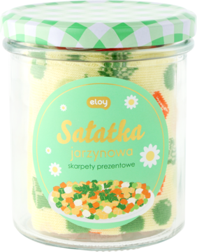 Żółte skarpety prezentowe 'Sałatka jarzynowa' w szklanym słoiku z zieloną etykietą i kratkowanym wieczkiem.