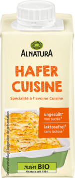 Jasne opakowanie Alnatura Hafer Cuisine, owsianej alternatywy do gotowania, niesłodzonej, bez laktozy, z daniem.