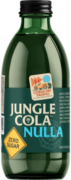 Jungle Cola Nulla Zero Sugar, zielona butelka 330ml z ciemnozieloną etykietą i żółtą etykietą Zero Sugar, widok z przodu.