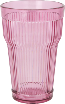Translucentna różowa szklanka z pionowym karbowaniem, lekko rozszerzana ku górze, widok z przodu.