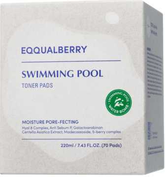 Białe pudełko EQQUALBERRY Swimming Pool Toner Pads, widok pod kątem. Peelingujące pady do nawilżania i zwężania porów.