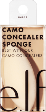 Beżowa gąbka do korektora e.l.f. Camo Concealer z podwójnymi szpiczastymi końcówkami, widok w opakowaniu.