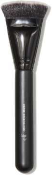 e.l.f. profesjonalny pędzel do konturowania z gęstym, płaskim włosiem i matowym uchwytem, widok z przodu.