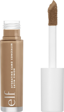 Korektor e.l.f. Hydrating Camo w odcieniu Tan Walnut. Otwarta butelka i aplikator z nawilżającym, satynowym korektorem.