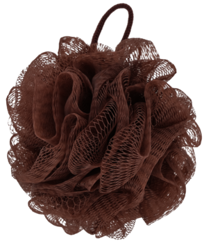 Brązowa myjka do ciała w kształcie puszystej kuli z siateczki, z pętelką do zawieszenia, na czarnym tle.