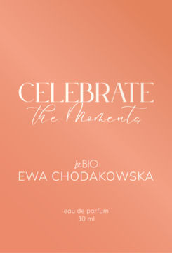 Woda perfumowana beBIO Celebrate The Moments, 30 ml, brzoskwiniowe opakowanie z białymi, eleganckimi napisami.