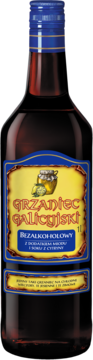 Ciemna butelka bezalkoholowego Grzanca Galicyjskiego, czerwone wino grzane, żółto-niebieska etykieta, widok z przodu.