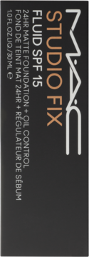 Matujący podkład MAC Studio Fix Fluid SPF 15 w czarnym kartoniku, z beżowym i białym logo, pionowe ujęcie.