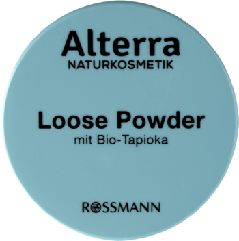 Alterra Loose Powder z Bio-Tapioka, jasnoniebieskie okrągłe opakowanie, matowy efekt, widok z góry.