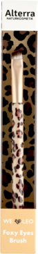 Pędzel do kresek Alterra Foxy Eyes We Love Leo z panterkowym uchwytem i skośnym włosiem, w opakowaniu.