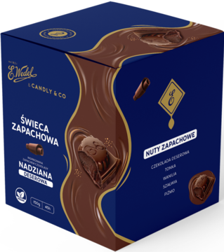 Niebieskie pudełko świecy E. Wedel x Candly & Co Nadziana Deserowa, z motywem płynnej czekolady, widok pod kątem.