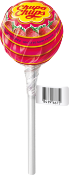 Czerwony lizak Chupa Chups truskawkowy, w okrągłym opakowaniu z truskawkami. Widok z przodu, z białym patykiem i kodem.