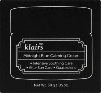 Czarne pudełko Klairs Midnight Blue Calming Cream, widok z przodu, biały tekst o kojącej pielęgnacji.