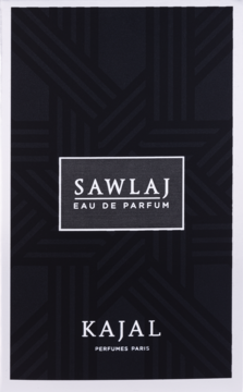 Czarne, wzorzyste pudełko wody perfumowanej Kajal Sawlaj z białymi etykietami: Sawlaj i Kajal Perfumes.