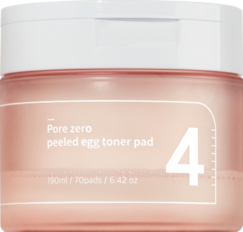 Numbuzin No.4 Pore Zero Peeled Egg Toner Pad w różowym, półprzezroczystym słoiku z białą nakrętką, widok z góry.