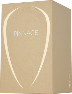 Beżowe opakowanie perfum Pinnace Oryn o cytrusowym zapachu, z białym logo i owalnym wzorem, widok z przodu i boku.