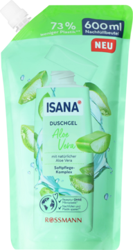 Zielony worek ISANA Duschgel Aloe Vera, 600ml, 73% mniej plastiku, widok z przodu z liśćmi aloesu.