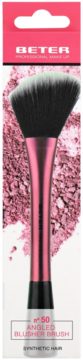 Beter Nº 50 Angled Blusher Brush: czarno-białe syntetyczne włosie, różowy uchwyt, w opakowaniu z różowym tłem.