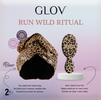 Zestaw GLOV Run Wild Ritual: dwustronny turban i szklany pilnik do stóp, oba w panterkę, na barwnym tle.