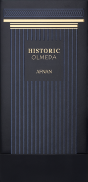 Granatowa okładka książki Historic Olmeda Afnan ze złotym wzorem antycznych kolumn i detalami architektonicznymi.