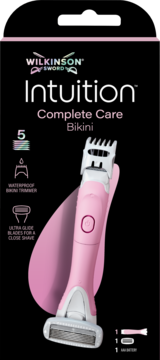 Opakowanie Wilkinson Sword Intuition Complete Care Bikini. Różowo-biała maszynka 2w1 z trymerem na czarnym tle.