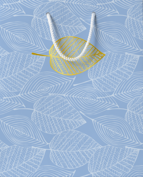 Luksusowa torba prezentowa duża, jasnoniebieska, ze wzorem białych liści i błyszczącym złotym liściem.