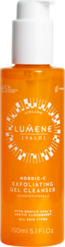 Pomarańczowa butelka Lumene Nordic-C Valo Exfoliating Gel Cleanser z AHA i maliną moroszką, z białą pompką, widok z przodu.
