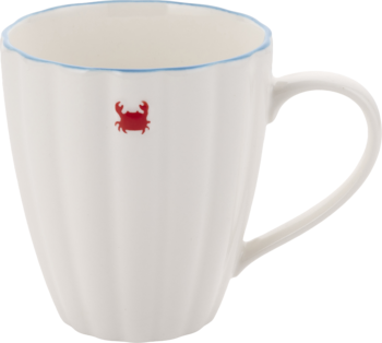 Biały kubek ceramiczny z pionowymi żłobieniami, czerwoną ilustracją kraba i niebieską obwódką, widok z przodu.