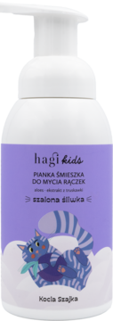 Hagi Kids Pianka Śmieszka, mydło w piance, zapach szalonej śliwki, biała butelka z kotem na fioletowej etykiecie, z przodu.