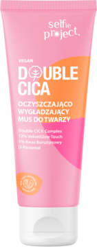 Różowa tubka Selfie Project Double Cica wegański oczyszczający mus do twarzy, z białą nakrętką, widok z przodu.