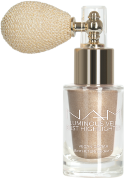 NAM Luminous Veil Dust Highlighter, sypki, w przezroczystej butelce ze złotym pudrem i aplikatorem z beżową gruszką.