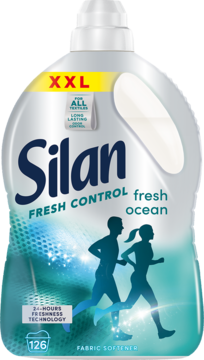 Duża butelka płynu do zmiękczania tkanin Silan Fresh Control Fresh Ocean, z grafiką biegaczy i napisem XXL.