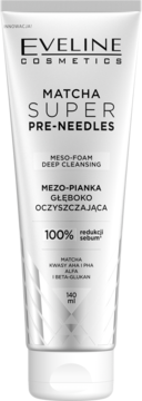 Eveline Matcha Super Pre-Needles Mezo-Pianka Głęboko Oczyszczająca w srebrnej tubce, widok z przodu.