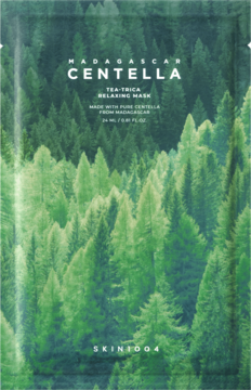Zielona saszetka SKIN1004 Madagascar Centella Tea-Trica Relaxing Mask, z grafiką lasu i białymi napisami.