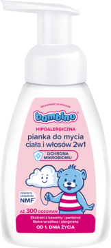 Bambino Hipoalergiczna pianka 2w1, biała butelka z pompką, różowa etykieta z misiem, widok z przodu.