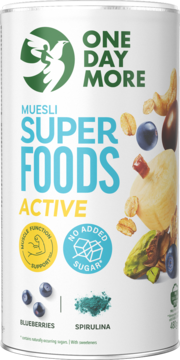 ONE DAY MORE Musli Super Foods Active, biała puszka, borówki, spirulina, orzechy, bez dodatku cukru, widok z przodu.