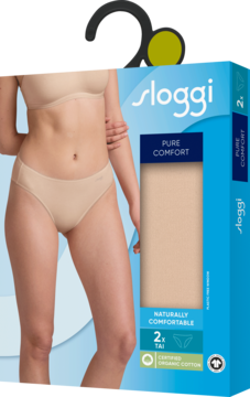 Sloggi Pure Comfort 2x Tai beżowe majtki z organicznej bawełny, na modelce i w niebieskim opakowaniu.