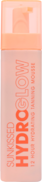 Sunkissed Hydroglow 12 Hour Hydrating Tanning Mousse w jasnobrzoskwiniowej butelce z pomarańczowym napisem, widok z przodu.