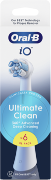 Oral-B iO Ultimate Clean 6-pak główek szczoteczki elektrycznej. Białe opakowanie z niebieskim detalem, widok z przodu.
