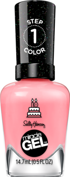 Różowy lakier Sally Hansen Miracle Gel w butelce 14.7ml, widok z przodu, z napisem STEP 1 COLOR i ikoną tortu.
