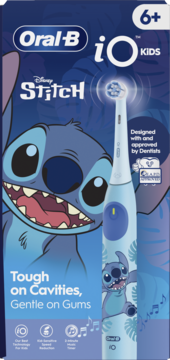 Oral-B iO Kids Disney Stitch, szczoteczka elektryczna 6+, niebieskie opakowanie, widok z przodu. Hasło: Tough on Cavities, Gentle on Gums.