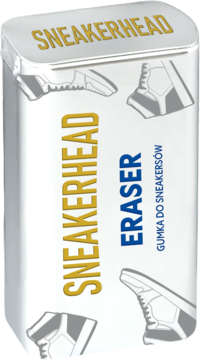 Białe, metaliczne pudełko SNEAKERHEAD ERASER, gumka do sneakersów, ze złotym napisem i wzorami butów, widok pod kątem.